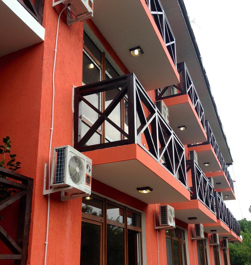Viktoria Hotel Pizunda Exterior photo